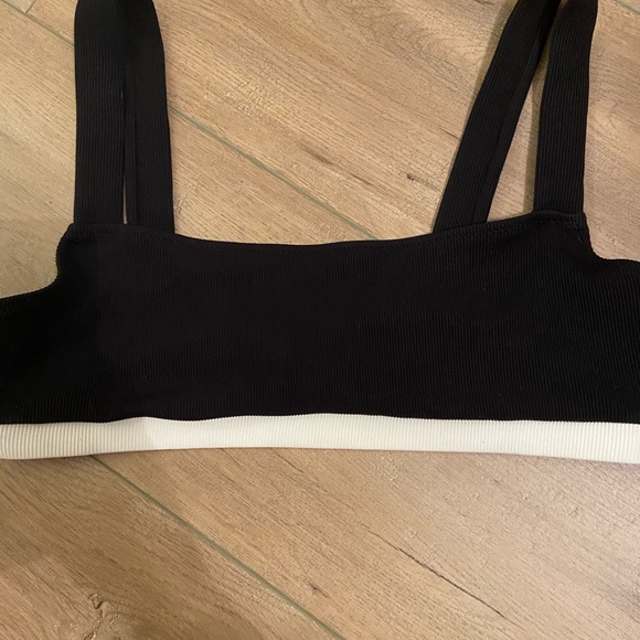 Super cute bikini top - Picture 2 of 6